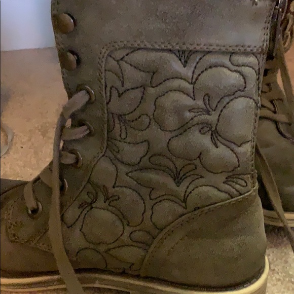 ROXY BOOTS - Picture 3 of 4